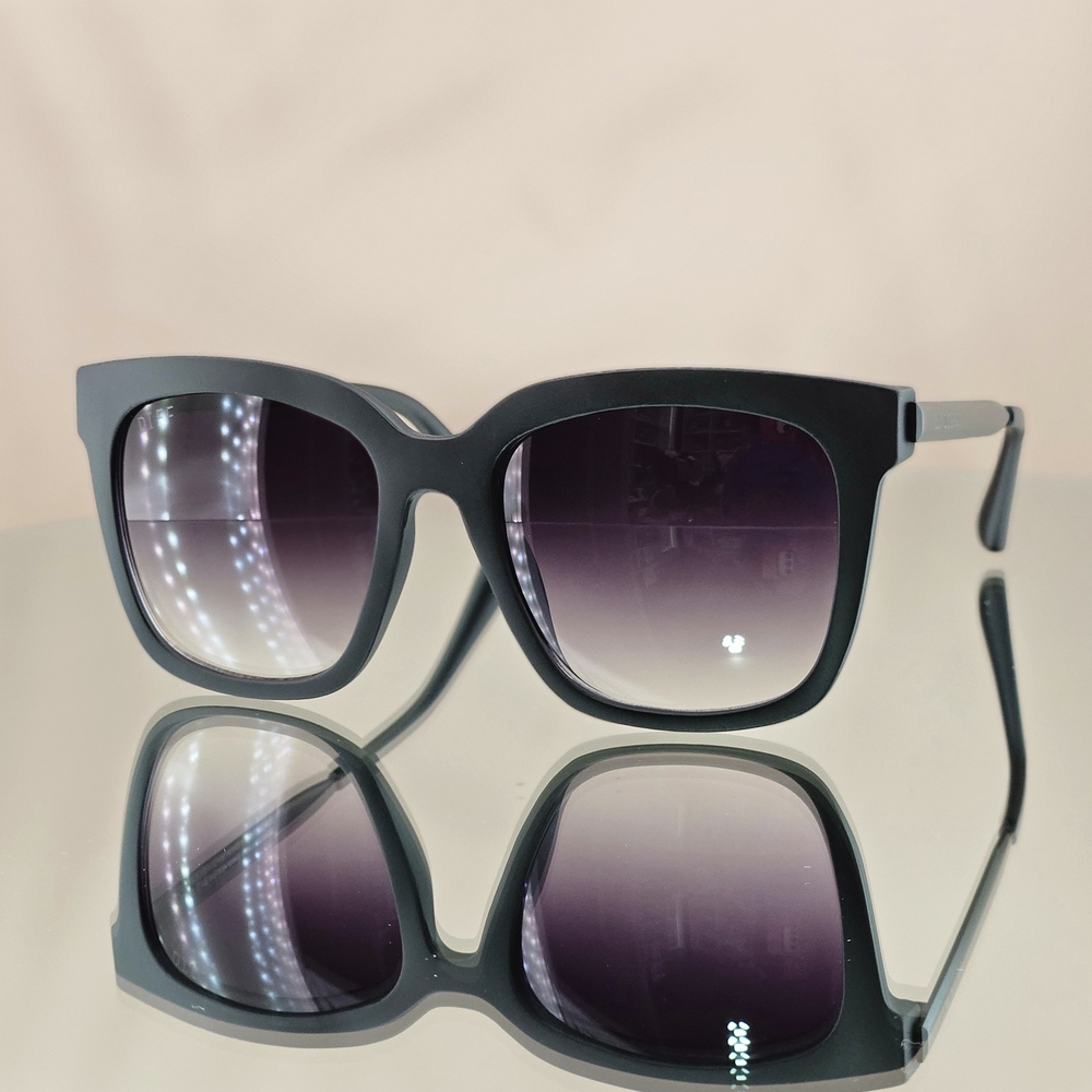 DIFF Sunglasses Hailey Square Matte Black Sharp G… - image 2